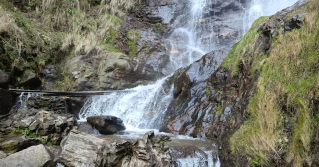 BAROR PARSHA WATERFALL 
